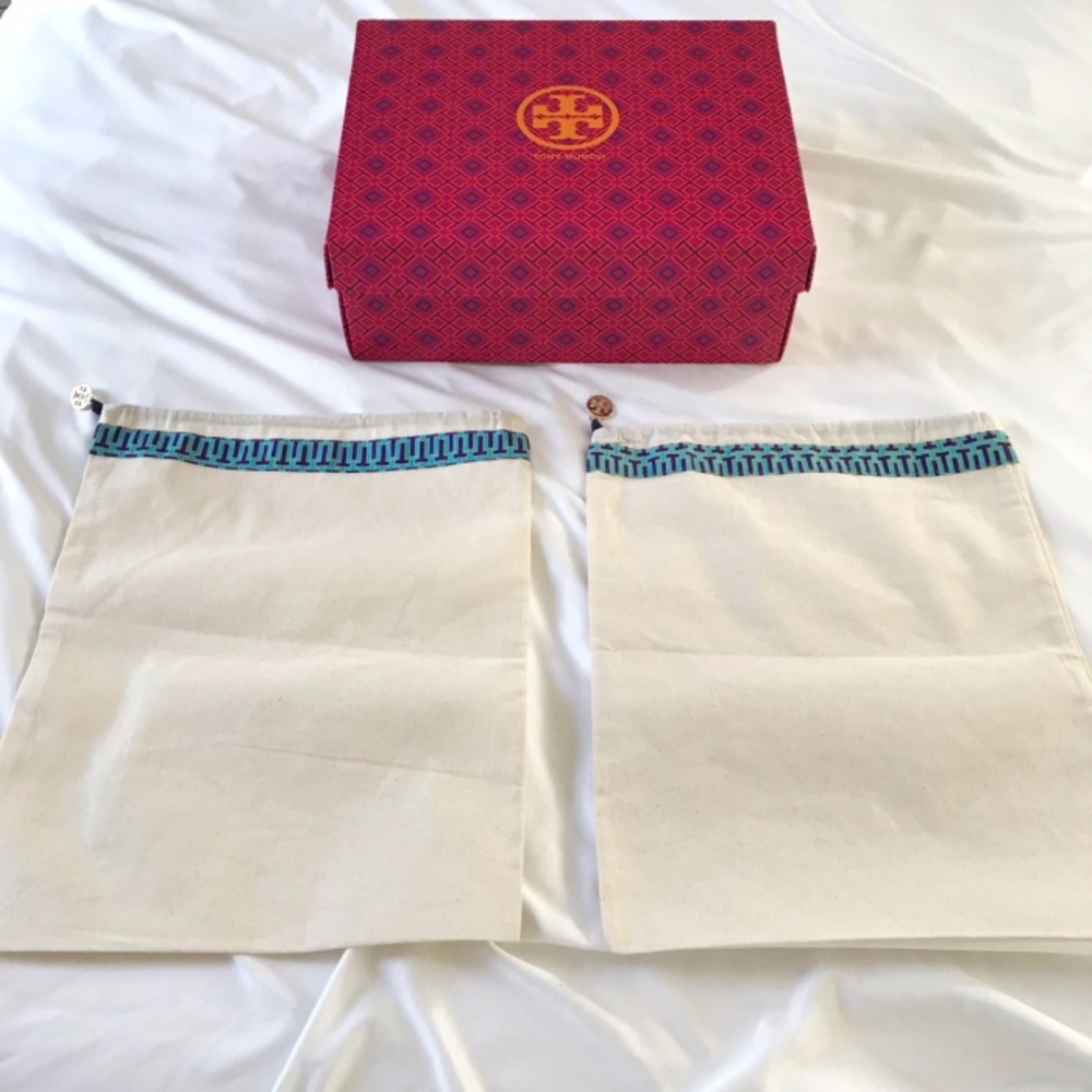 Tory Burch Large Shoe box with 2 x dust bag